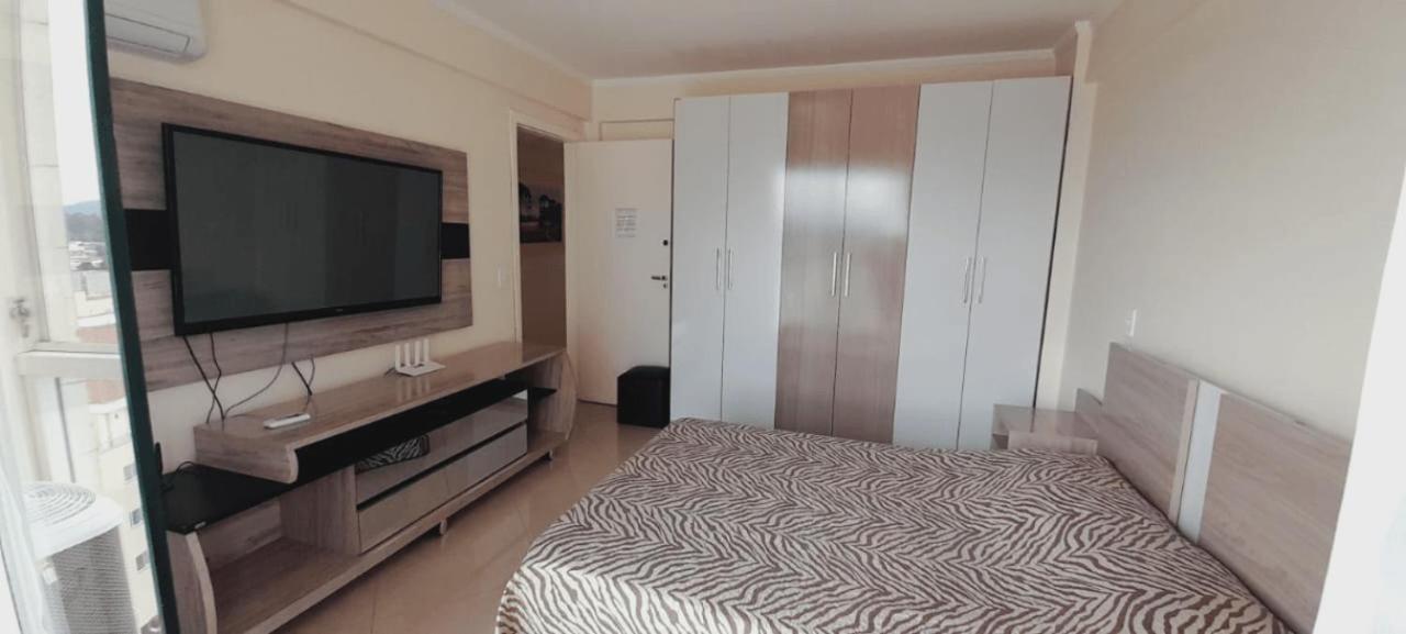 Lindo Apartamento No Coracao Da Cidade - Apartamento Inteiro Ou Seja Nao E Compartilhado Com Outras Pessoas - Perto De Tudo - 2 Quartos - Ar Condicionado - Churrasqueira - Cozinha Completa - 120 Metros Quadrados Ao Todo - Quartos Com 12 Metros Quadra 乌尼昂-达维多利亚 外观 照片